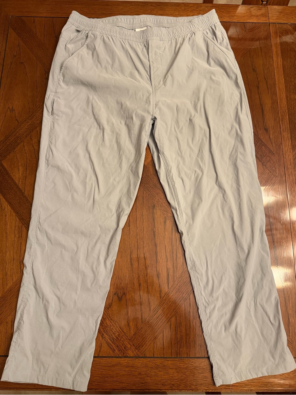 The North Face Mens XL Short Hiking Travel Pants Lightweight Gray Elastic Waist